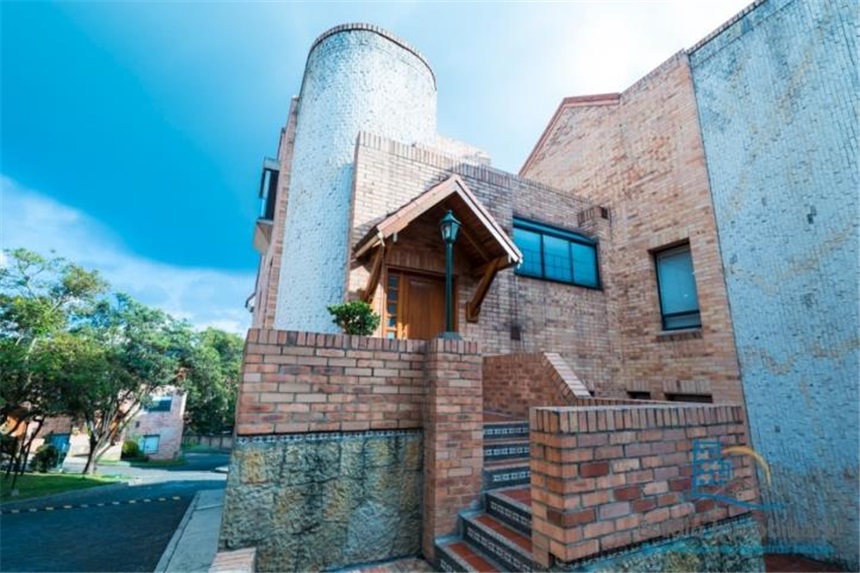 Casa en venta en Colina Campestre, Bogotá · foto 4 de 24