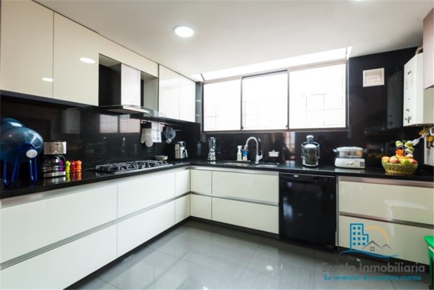 Casa en venta en Colina Campestre, Bogotá · foto 9 de 24