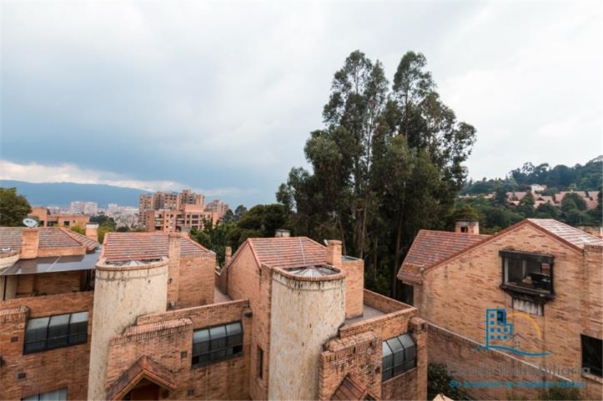 Casa en venta en Colina Campestre, Bogotá · foto 3 de 24