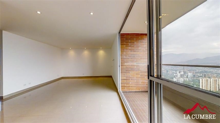 Apartamento en venta en Loma Del Chocho, Envigado · foto 2 de 15