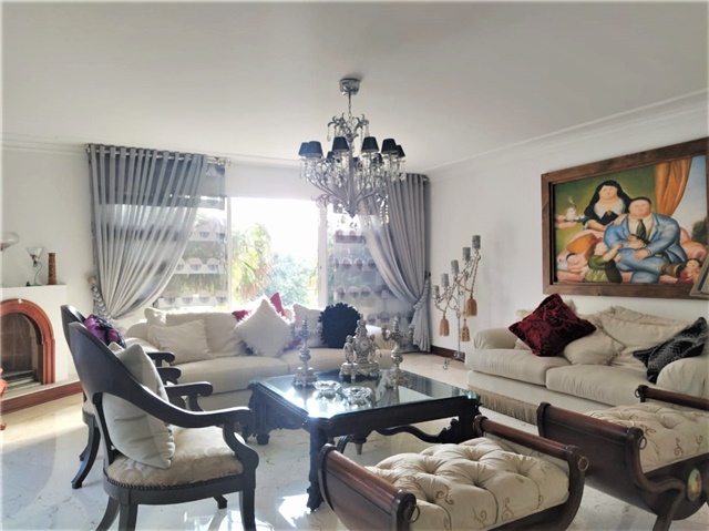 Casa de 5 alcobas en venta en Las Lomas No.1, Medellín, 430 m² · foto 2 de 16