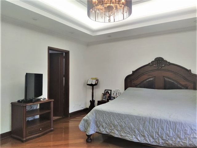 Casa de 5 alcobas en venta en Las Lomas No.1, Medellín, 430 m² · foto 8 de 16