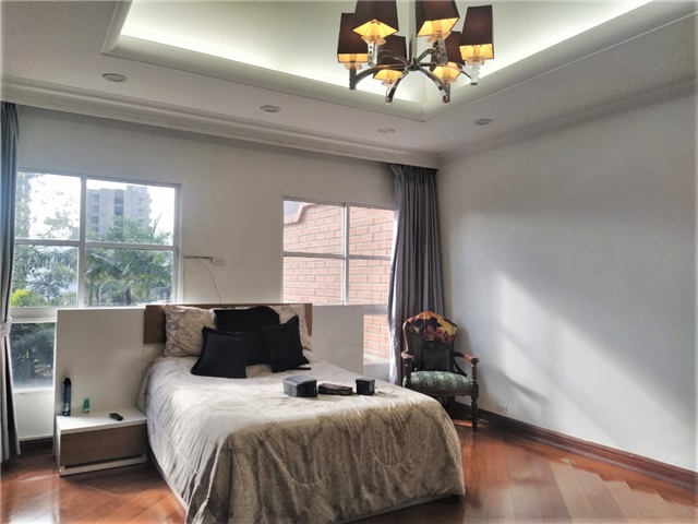 Casa de 5 alcobas en venta en Las Lomas No.1, Medellín, 430 m² · foto 10 de 16
