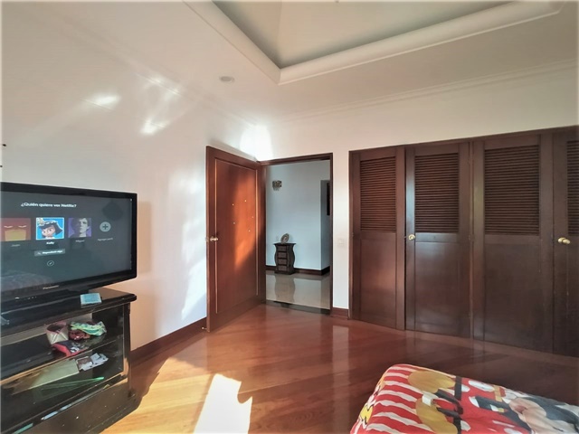 Casa de 5 alcobas en venta en Las Lomas No.1, Medellín, 430 m² · foto 12 de 16