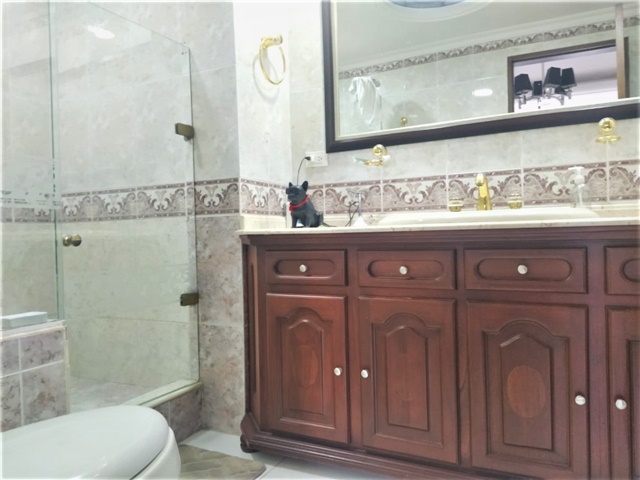 Casa de 5 alcobas en venta en Las Lomas No.1, Medellín, 430 m² · foto 15 de 16