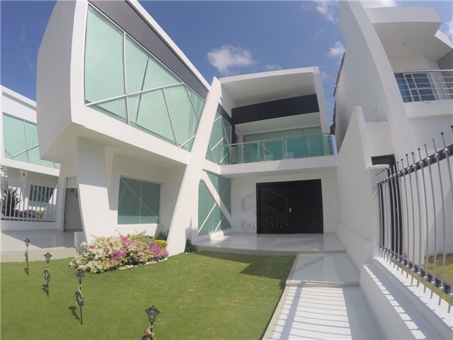 Casa en venta en La Castellana, Montería · foto 3 de 24