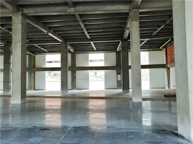 Bodega en venta en San Diego, Medellín, 2500 m² · foto 3 de 13