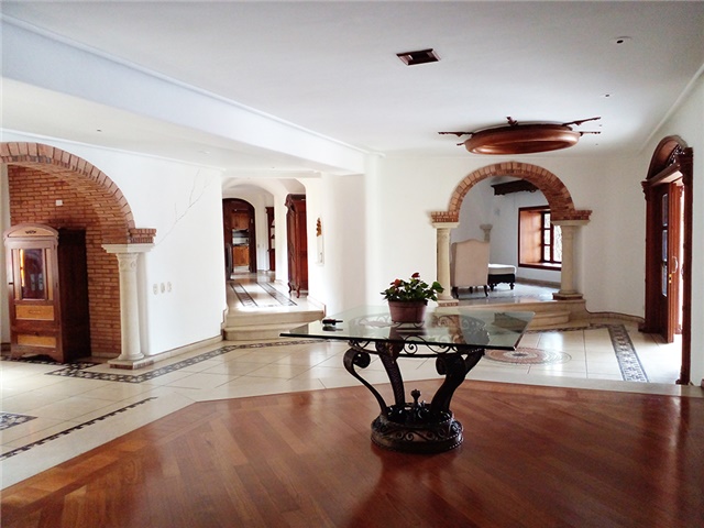 Casa de 4 alcobas en venta en San Lucas, Medellín, 1100 m² · foto 2 de 19