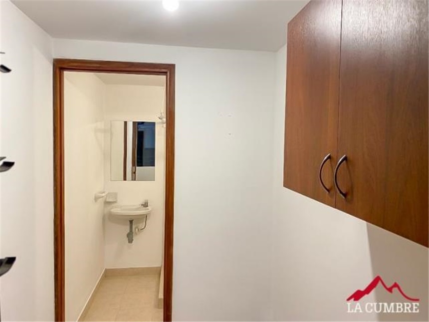 Casa de 3 alcobas en venta en Loma El Atravesado, Envigado, 200 m² · foto 8 de 11