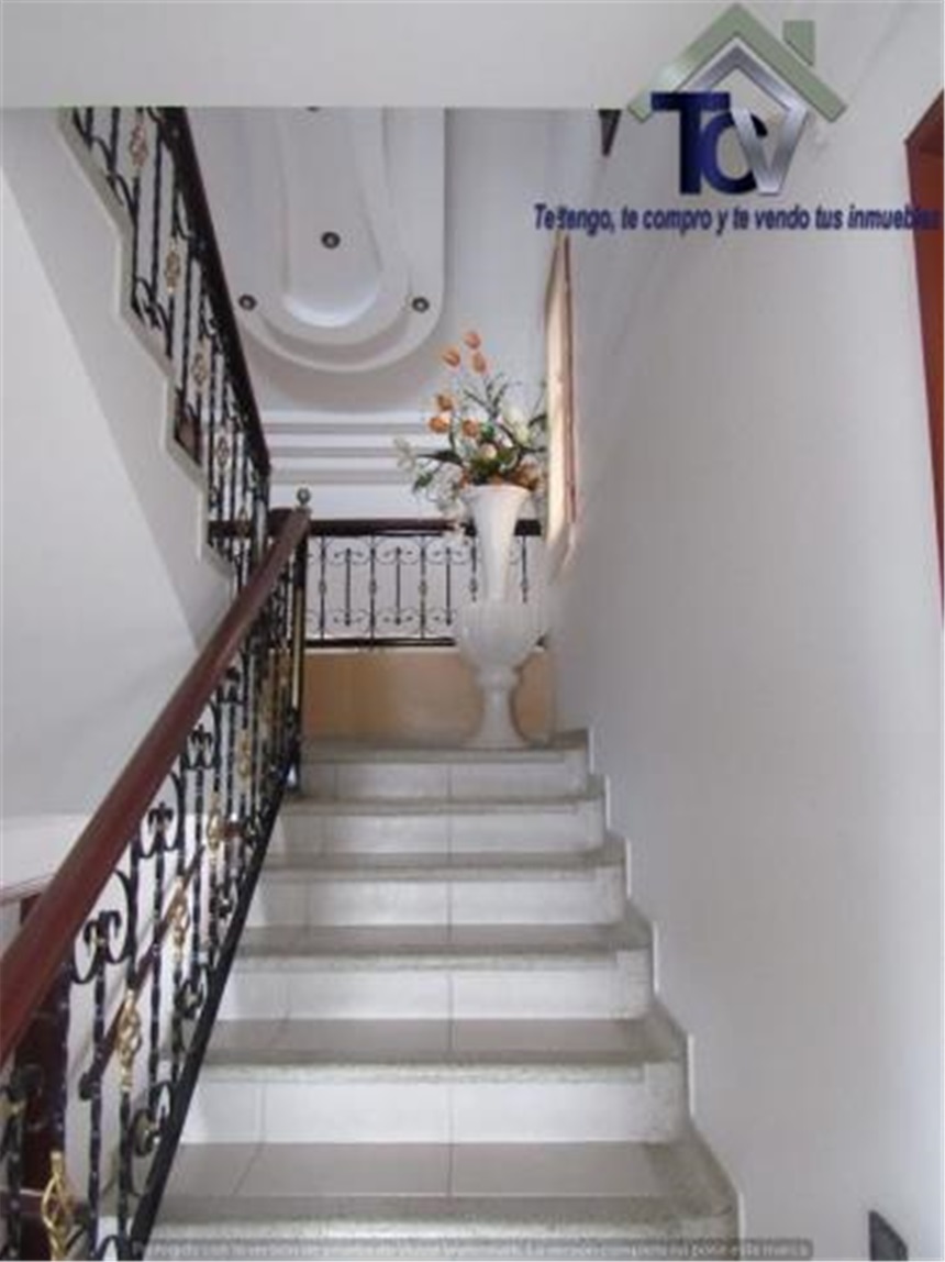 Casa de 6 alcobas en venta en Lagos Del Cacique, Bucaramanga, 630 m² · foto 6 de 19