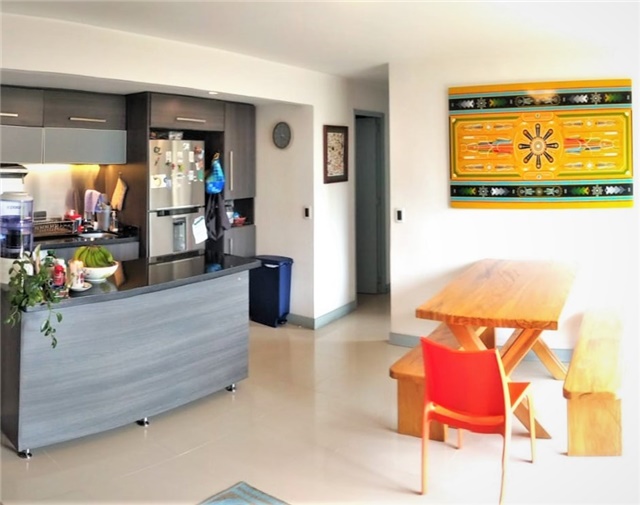 Apartamento de 3 alcobas en venta en Altos Del Poblado, Medellín, 80 m² · foto 3 de 9