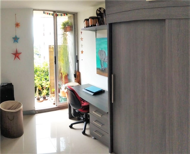 Apartamento de 3 alcobas en venta en Altos Del Poblado, Medellín, 80 m² · foto 8 de 9