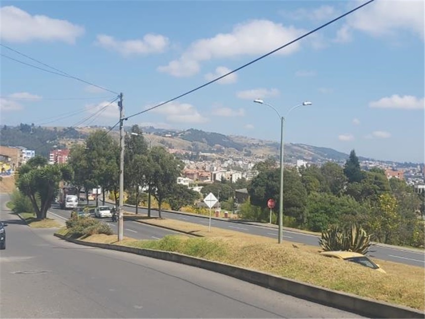 Casa en venta en Las Nieves, Tunja, 376 m² · foto 3 de 4