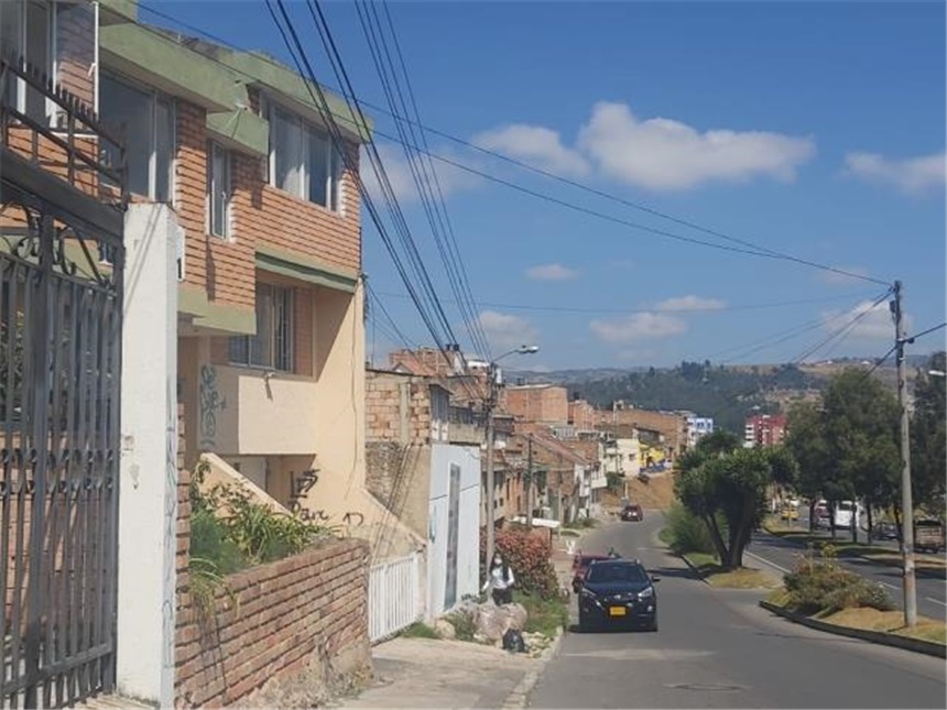 Casa en venta en Las Nieves, Tunja, 376 m² · foto 2 de 4