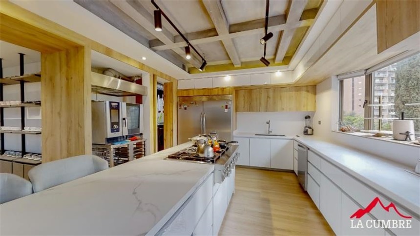 Casa de 5 alcobas en venta en El Tesoro, Medellín, 500 m² · foto 8 de 16