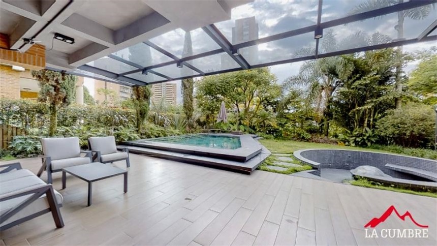 Casa en venta en El Poblado, Medellín 2