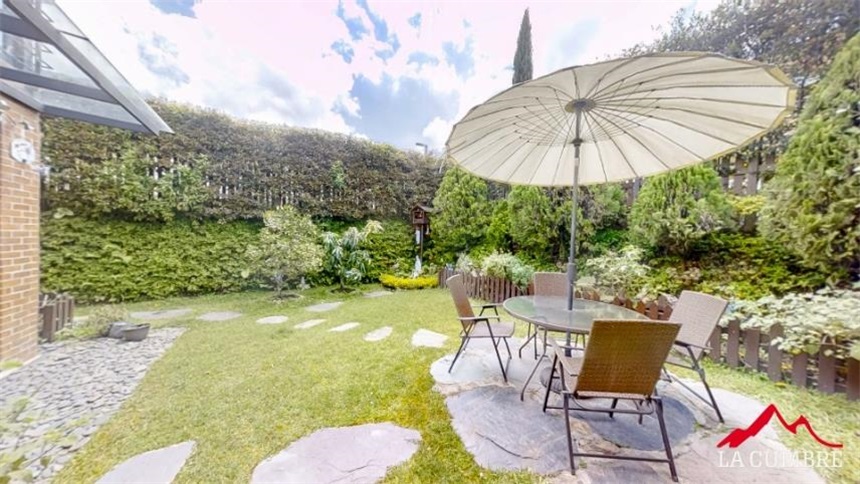 Casa de 3 alcobas en venta en Loma Del Chocho, Envigado, 217 m² · foto 5 de 14