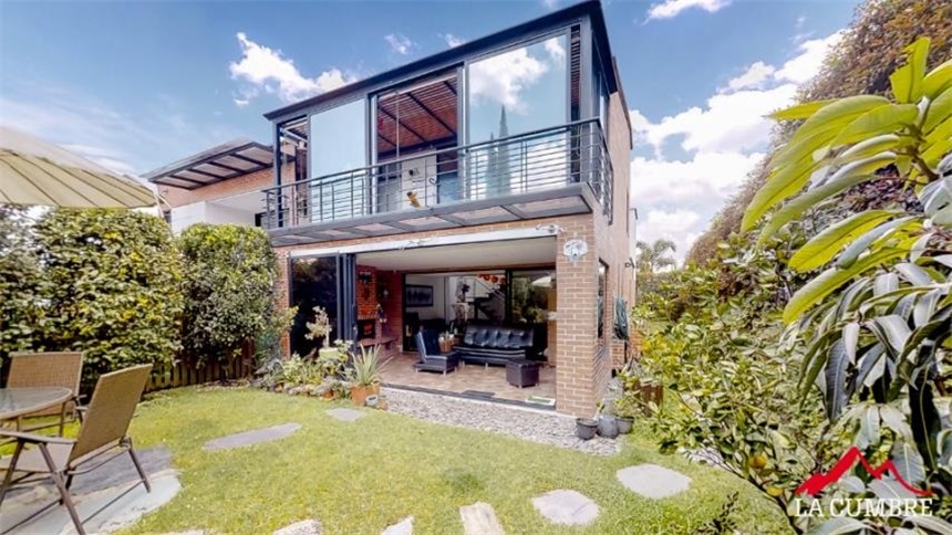 Casa de 3 alcobas en venta en Loma Del Chocho, Envigado, 217 m² · foto 4 de 14