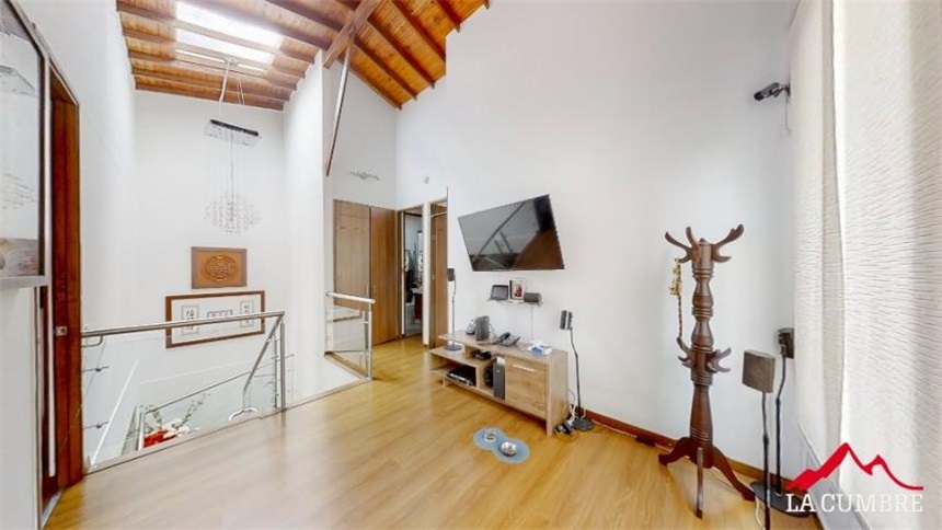 Casa de 3 alcobas en venta en Loma Del Chocho, Envigado, 217 m² · foto 10 de 14