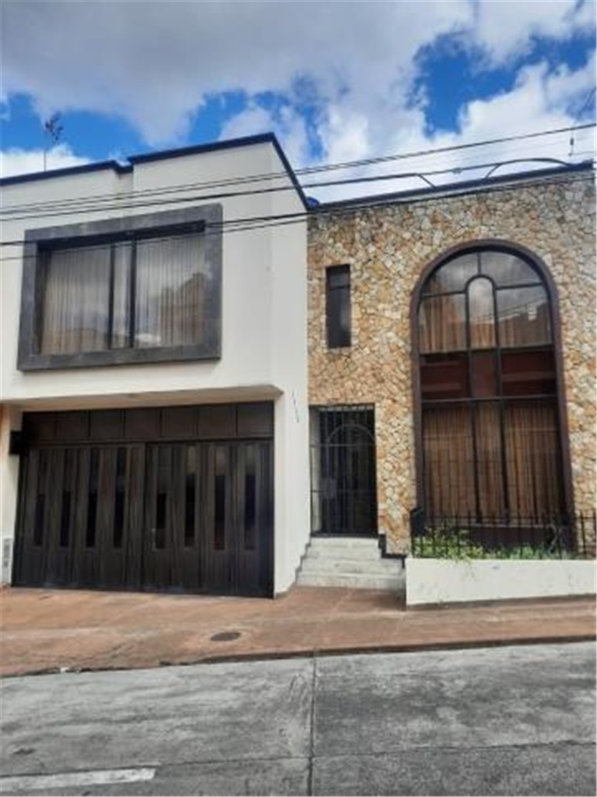 Casa de 8 alcobas en arriendo en San Ignacio, Pasto, 350 m² · foto 3 de 15