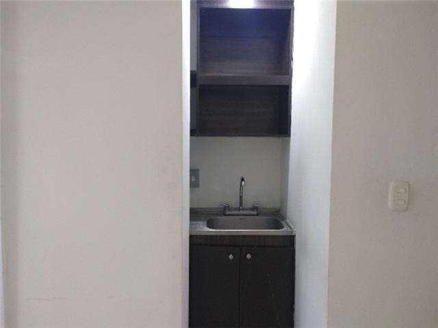Oficina en arriendo en Suramericana, Medellín, 200 m² · foto 5 de 11