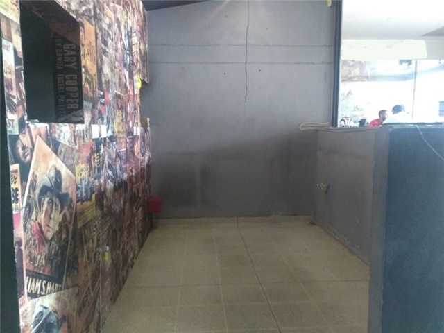 Local en arriendo en Los Colores, Medellín, 35 m² · foto 2 de 4