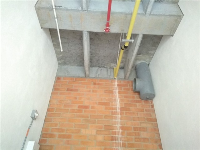Local en arriendo en Bombona No.1, Medellín, 20 m² · foto 3 de 4