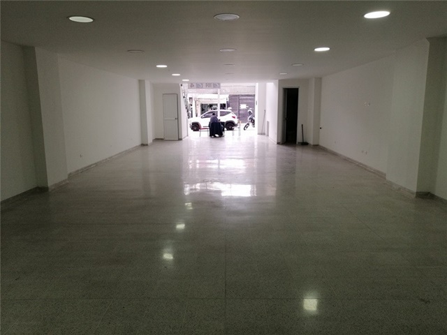 Local en Arriendo - Vaade 4