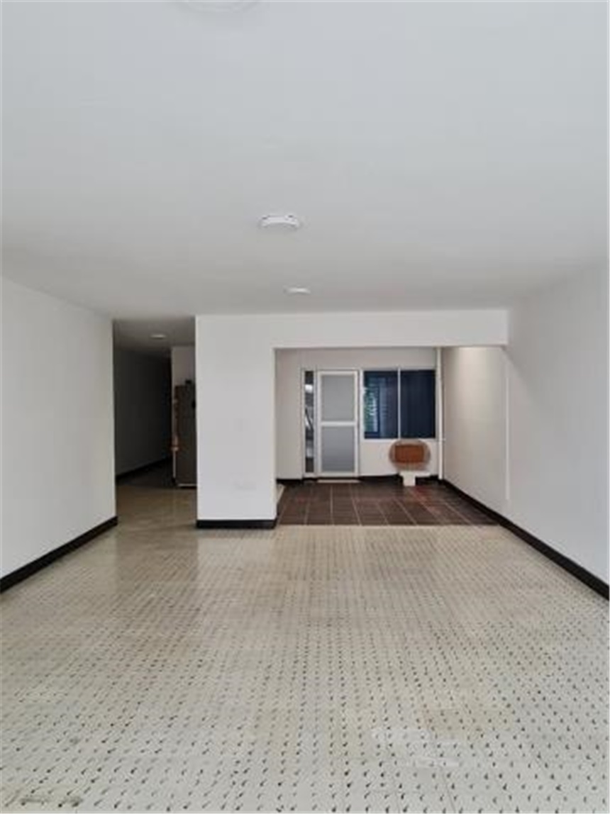 Local en Arriendo - Vista 2