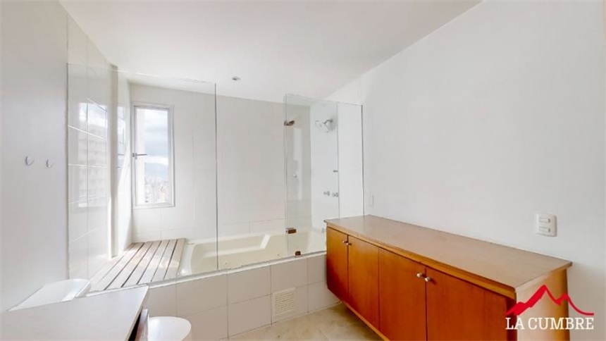 Casa de 4 alcobas en venta en El Poblado, Medellín, 191 m² · foto 12 de 12