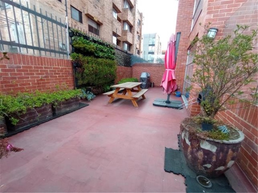 Piso – Bogotá, Santa Bárbara, Localidad Usaquén - Más