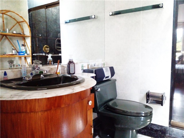 Apartamento de 3 alcobas en arriendo en El Castillo, Medellín, 340 m² · foto 18 de 19