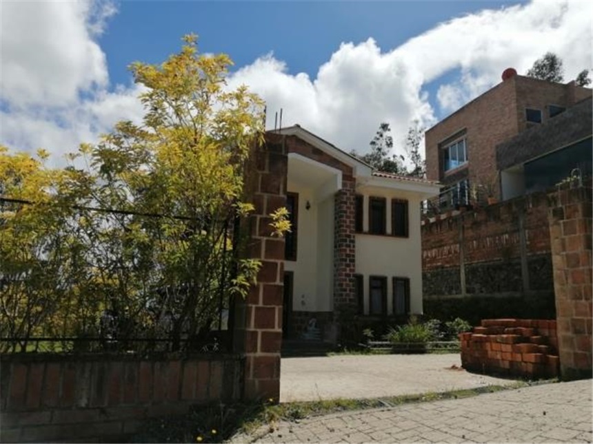 Casa de 5 alcobas en venta en Morasurco, Pasto, 170 m² · foto 2 de 8