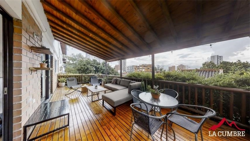 Casa en arriendo en El Poblado, Medellín · foto 2 de 14
