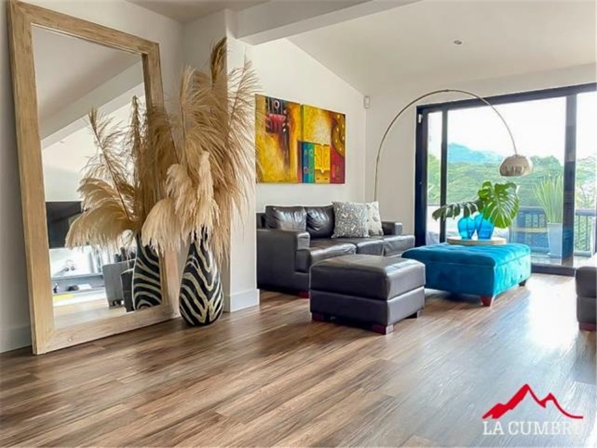 Casa de 3 alcobas en venta en Loma Del Chocho, Envigado, 212 m² · foto 7 de 10