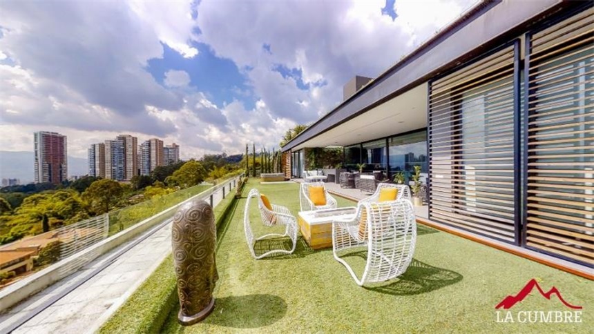 Apartamento de 3 alcobas en venta en Medellín, 398 m² · foto 3 de 16