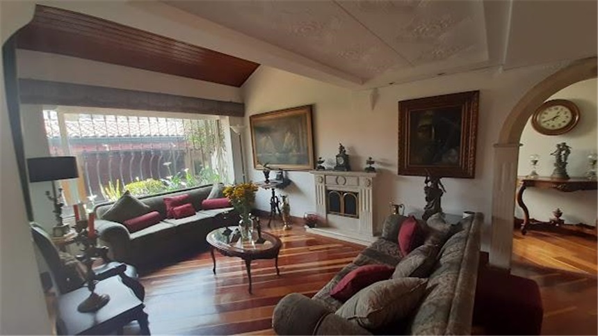 Casa en venta en Colina Campestre, Bogotá · foto 2 de 24