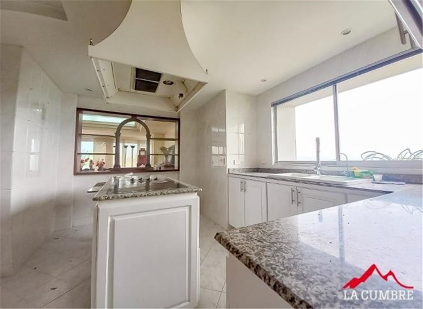 Apartamento de 4 alcobas en arriendo en Granizal, Medellín, 451 m² · foto 2 de 9