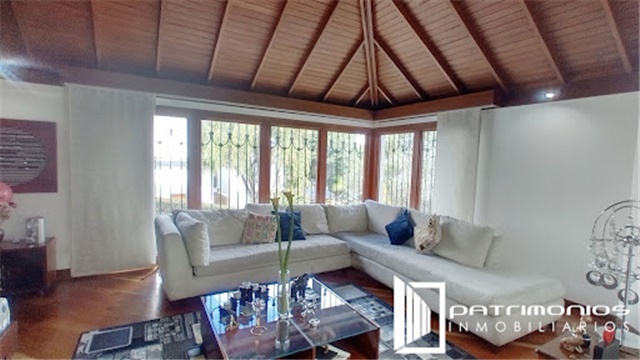 Casa de 3 alcobas en venta en Colinas De Suba, Bogotá, 241 m² · foto 2 de 24