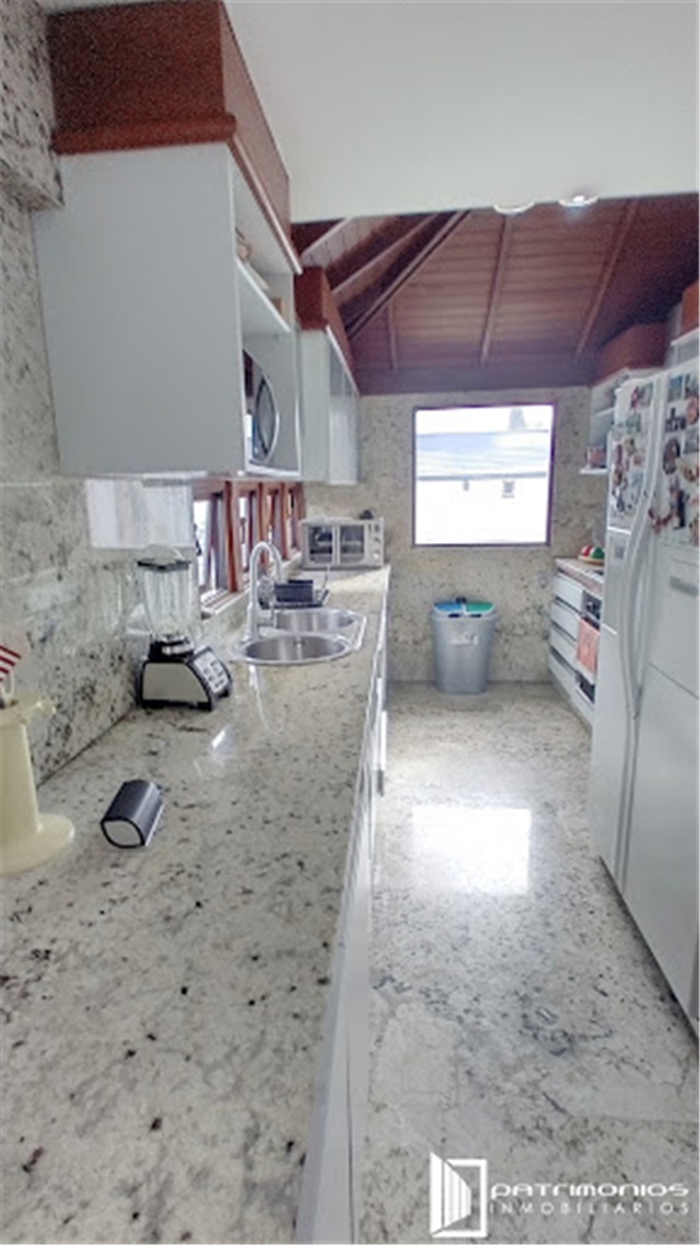 Casa de 3 alcobas en venta en Colinas De Suba, Bogotá, 241 m² · foto 12 de 24