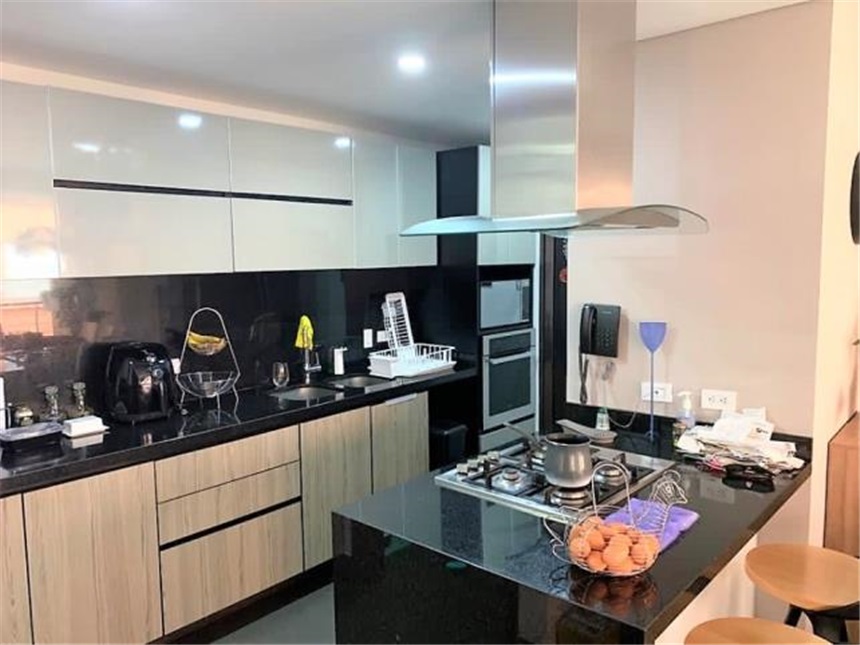 Piso – Bogotá, Santa Bárbara, Localidad Usaquén - Más