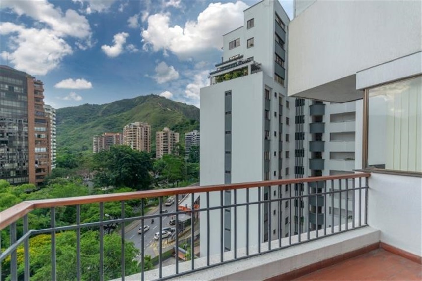Apartment in Cali, El Peñón, Comuna 3 - View 2