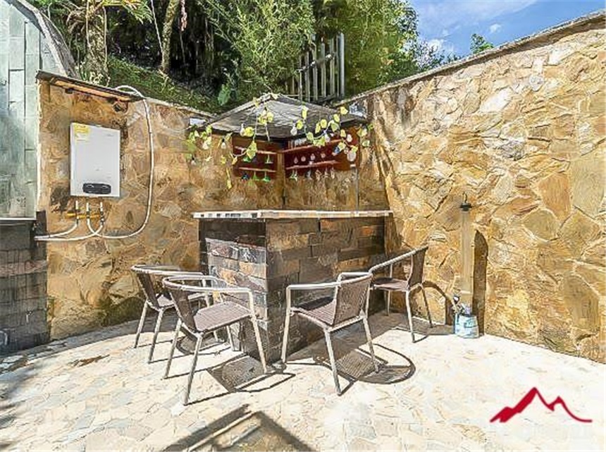 Casa de 5 alcobas en venta en Los Balsos, Medellín, 870 m² · foto 3 de 15