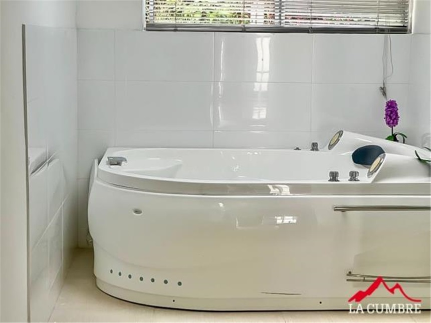 Casa de 5 alcobas en venta en Los Balsos, Medellín, 870 m² · foto 15 de 15
