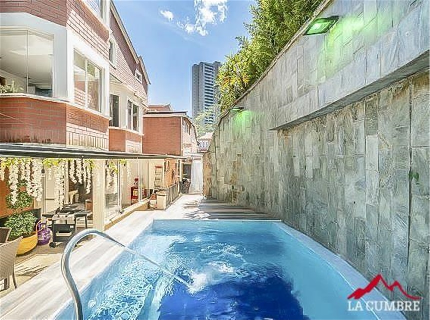 Casa de 5 alcobas en venta en Los Balsos, Medellín, 870 m² · foto 2 de 15