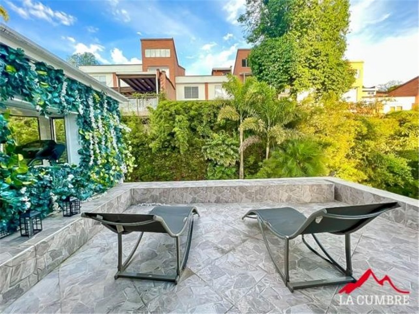 Casa de 5 alcobas en venta en Los Balsos, Medellín, 870 m² · foto 13 de 15