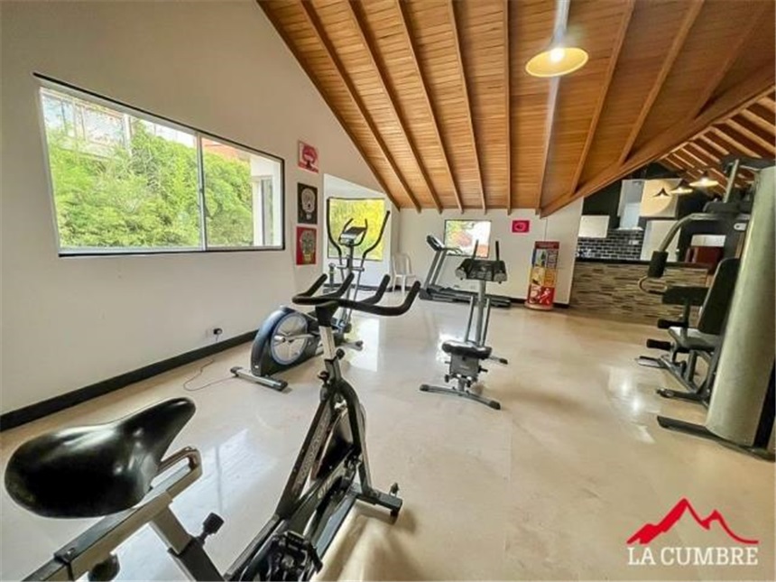 Casa de 5 alcobas en venta en Los Balsos, Medellín, 870 m² · foto 10 de 15