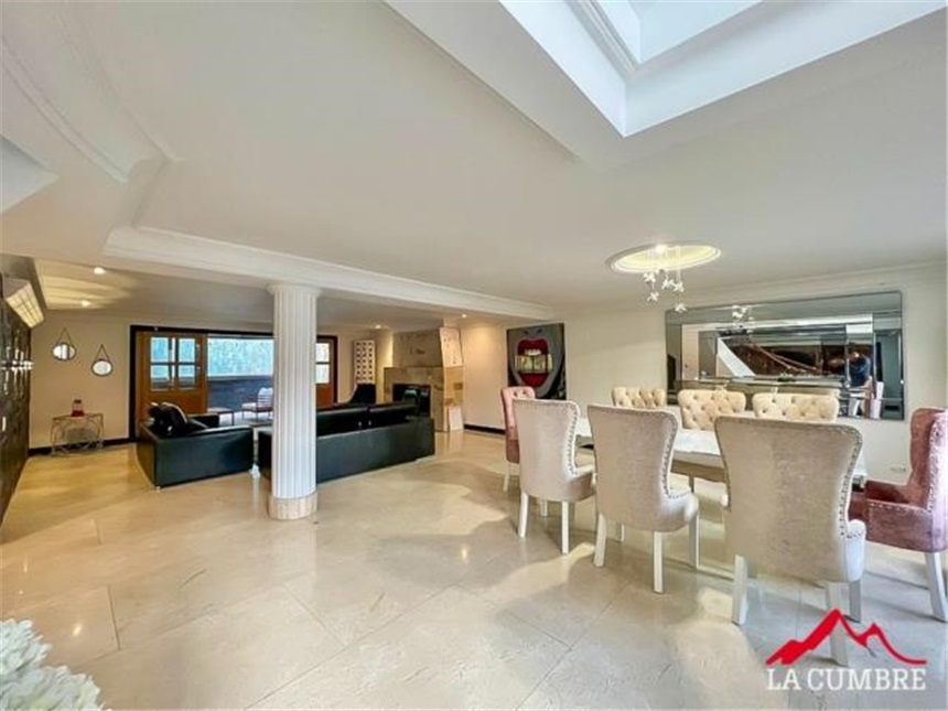 Casa de 5 alcobas en venta en Los Balsos, Medellín, 870 m² · foto 4 de 15