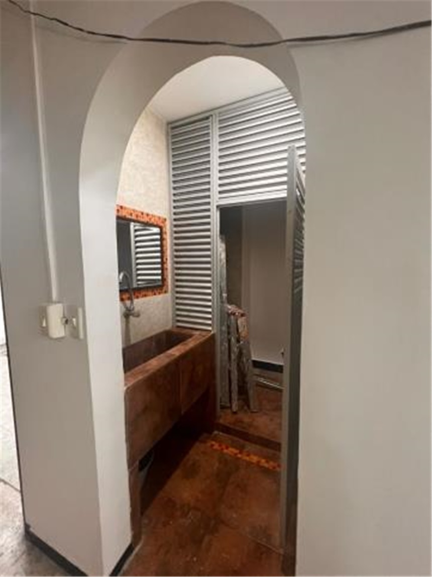 Local en Arriendo - Más