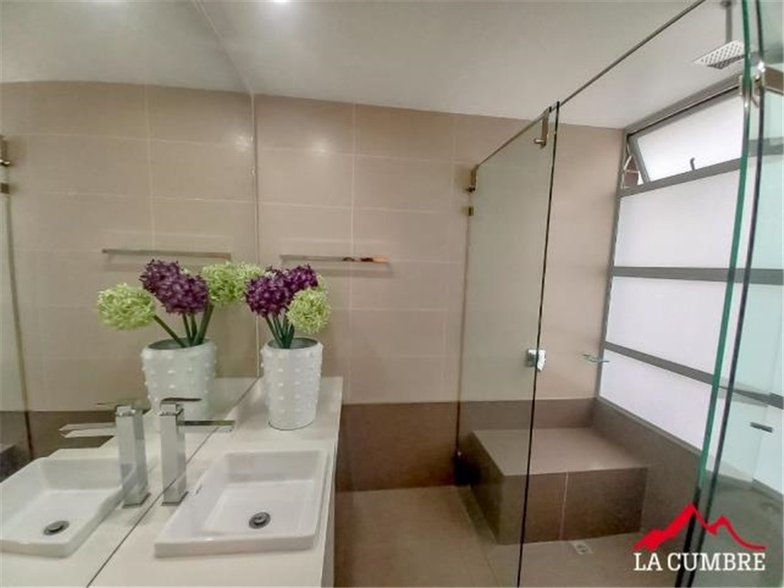 Apartamento de 3 alcobas en arriendo en Castropol, Medellín, 170 m² · foto 12 de 12